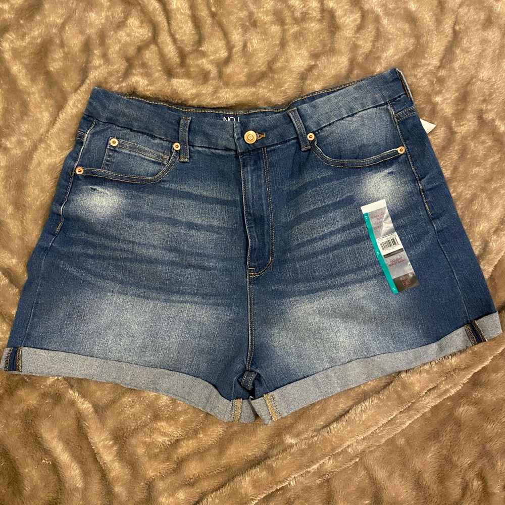 NWT NOBO High Rise Curvy Denim Mom Jean Shorts Juniors 17
